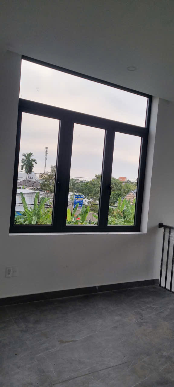 Chi tiết cửa sổ nhôm kính nhìn từ bên trong